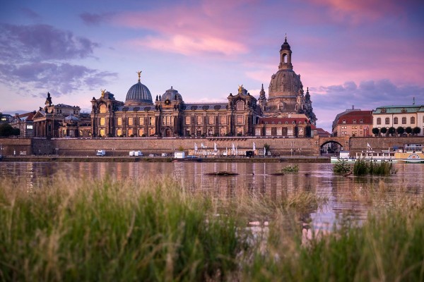 Wandbild Dresden - Königsufer an einem Sommermorgen (Motiv 00971)